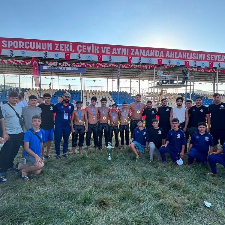 Muğlalı güreşçiler Manisa'da 6 madalya ile döndü