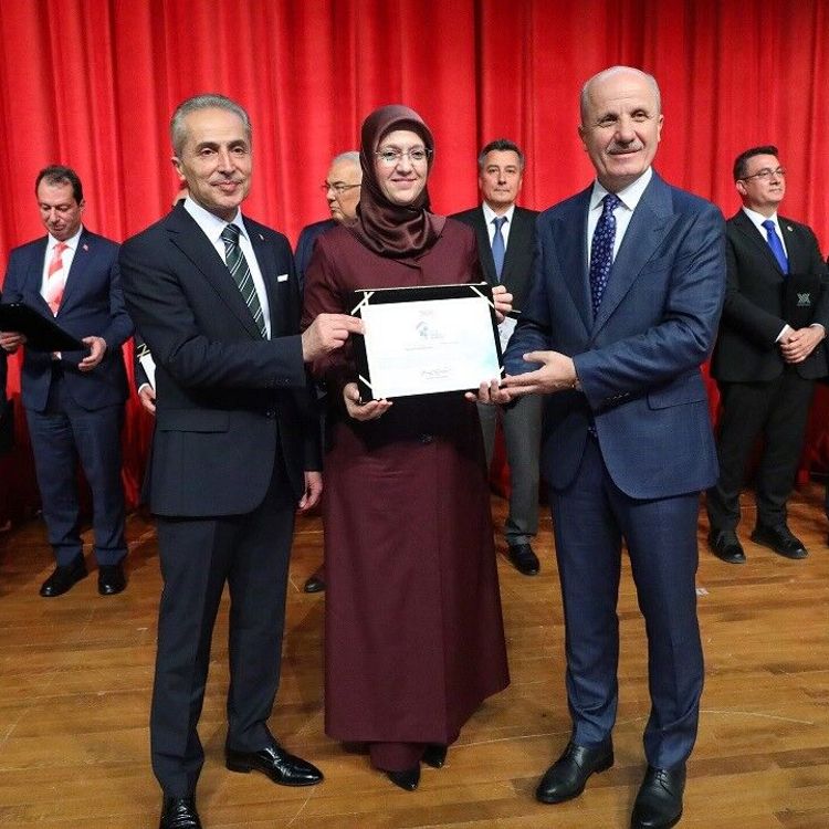 MCBÜ Merkez Yerleşkesi "Spor Dostu Kampüs" ödülünü aldı
