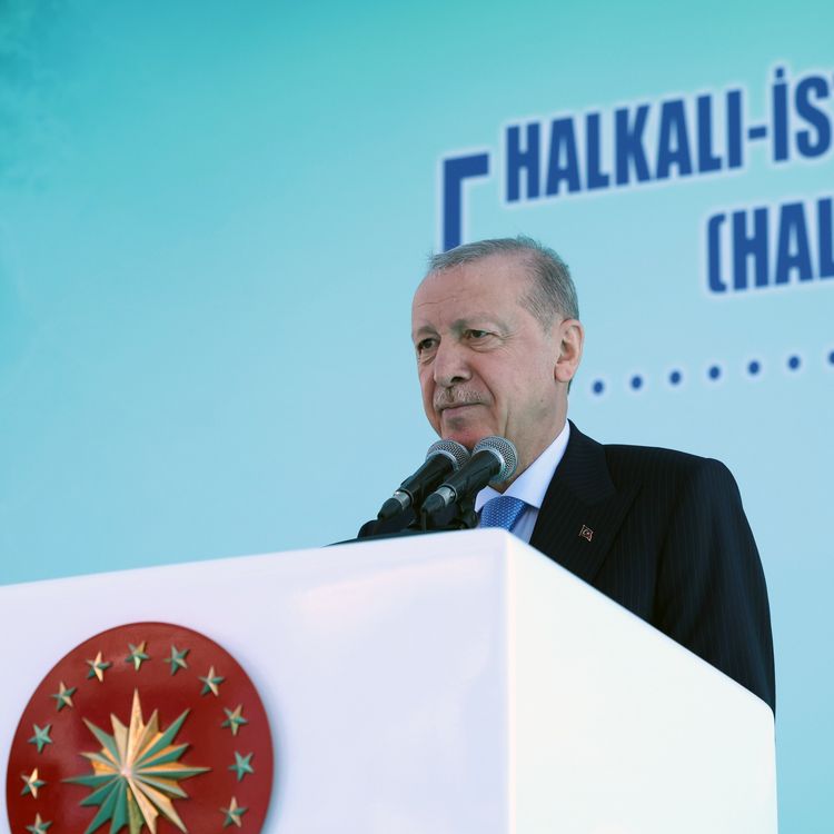 Cumhurbaşkanı Erdoğan: "Bizim sizin bitmez tükenmez kavgalarınıza ayıracak vaktimiz yok"