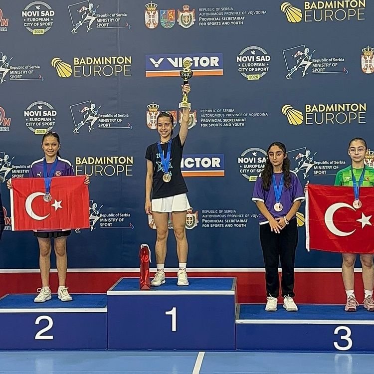 Manisalı badmintonculardan Sırbistan'da madalyalı başarı