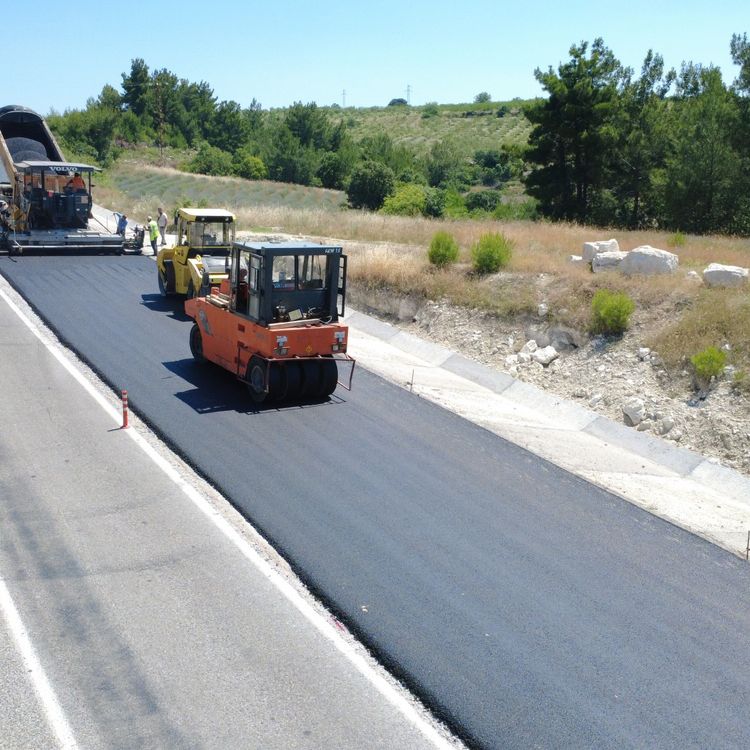 Demirci’de ulaşım yatırımları hız kazandı