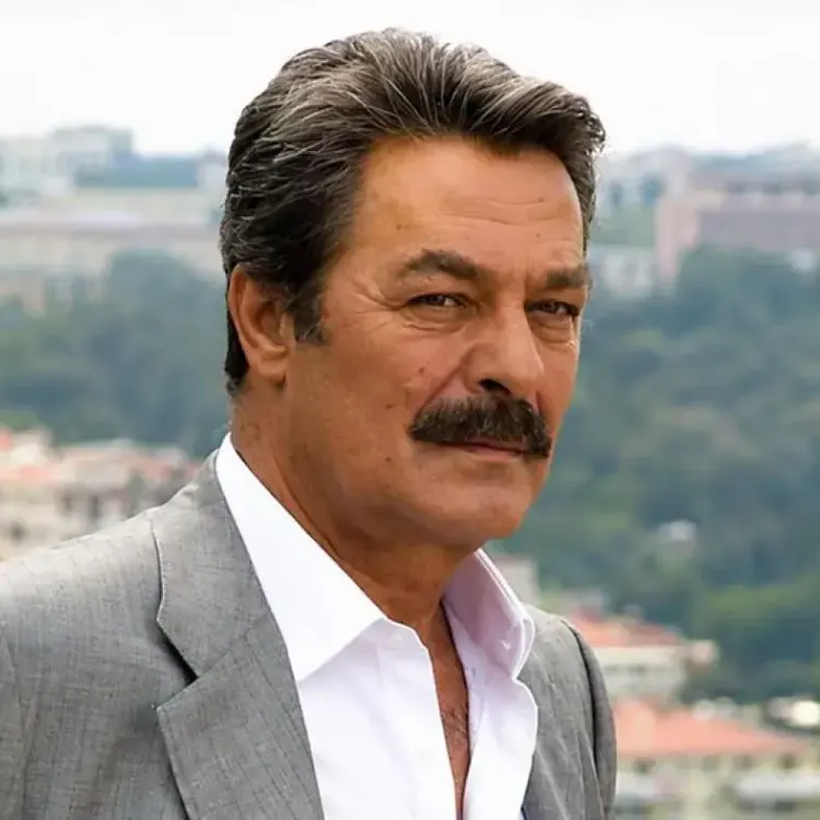 Kadir İnanır hayatını kaybetti