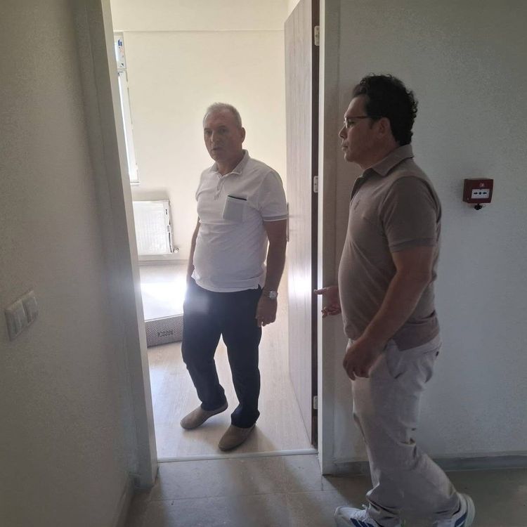 Göreve başlar başlamaz ilk durağı yeni okul oldu