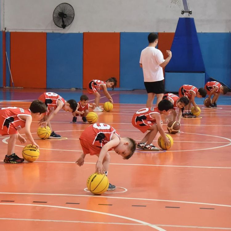 Yunusemre'de yaz spor okuluna yoğun ilgi