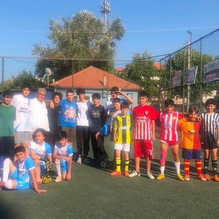 Kur'an kurslarında dostluk sahaya taşındı