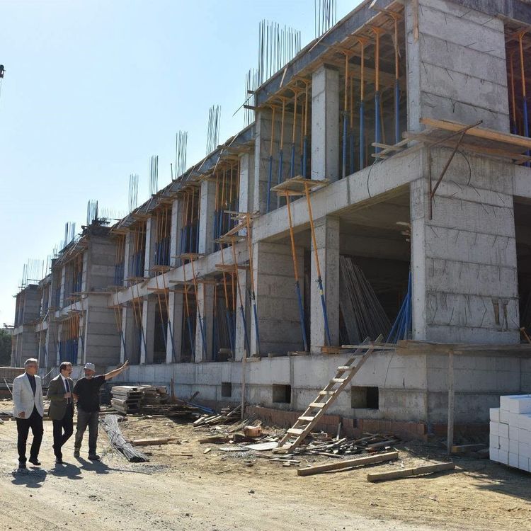 Salihli’de iki yeni okul yükseliyor