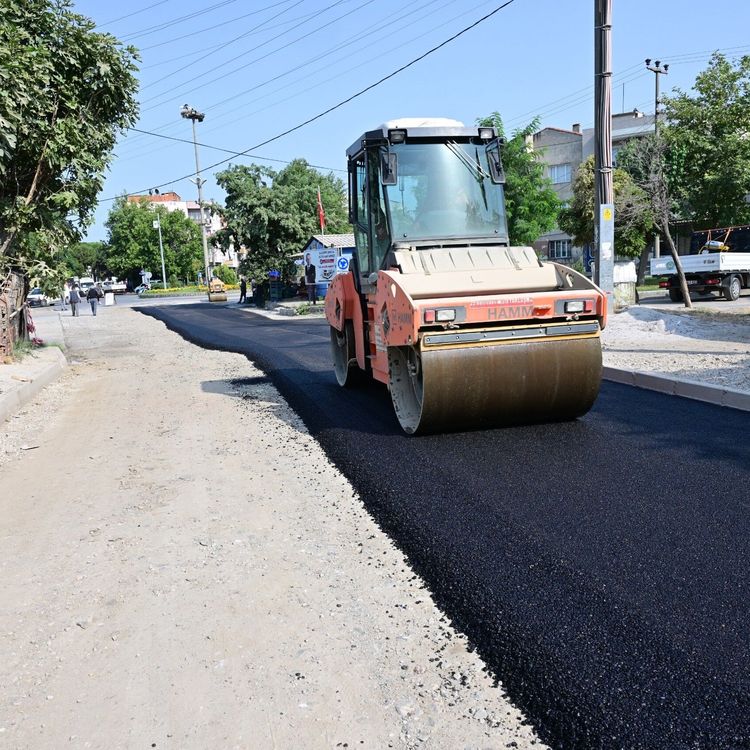 Turgutlu’da asfalt seferberliği sürüyor