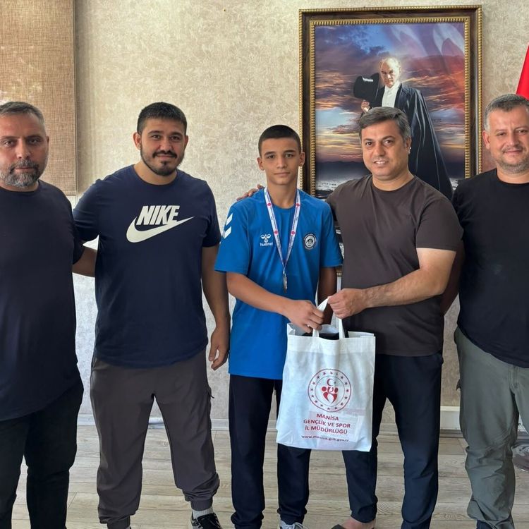 İl Müdürü Öztürk'ten Türkiye Şampiyonu Yaman'a kutlama