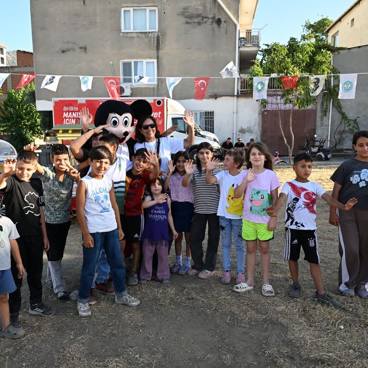 'Mahallemde şenlik var' Manisa'da komşuluk ruhunu yeniden canlandırdı