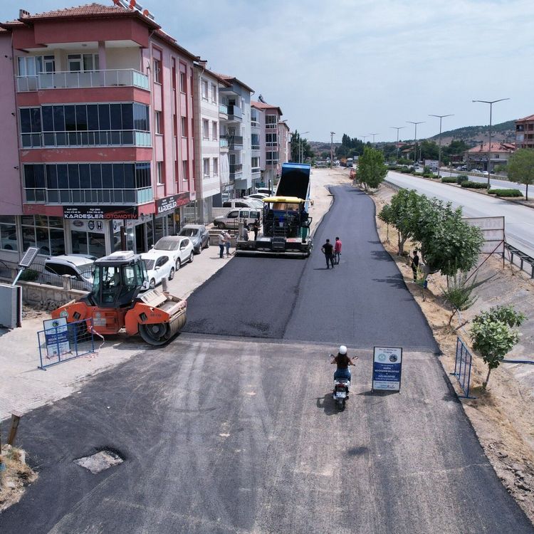 Kula'da yollar yenileniyor