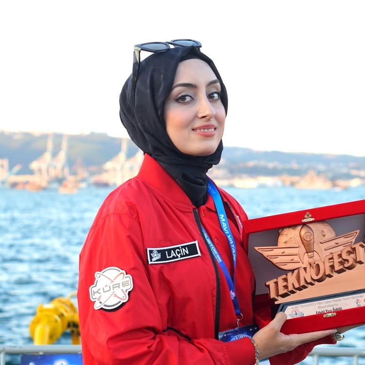 MCBÜ öğrencisine TEKNOFEST Mavi Vatan’dan edebi yazı ödülü