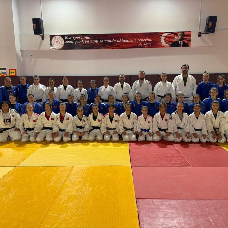 Yıldız Kadın Judo Milli Takımı, Salihli’de güç topluyor