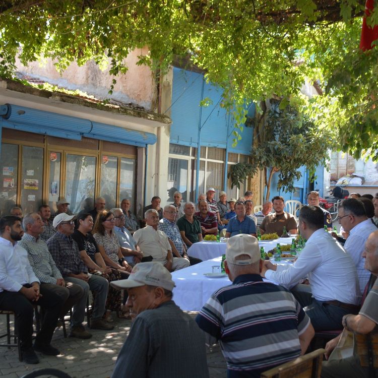 Salihli Kaymakamı Güldoğan, 3 mahallede talepleri dinledi