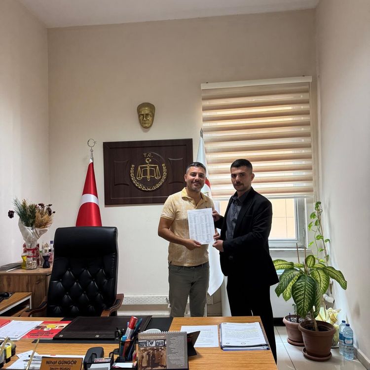 MHP Şehzadeler İlçe Başkanı Taşkıran mazbatasını aldı