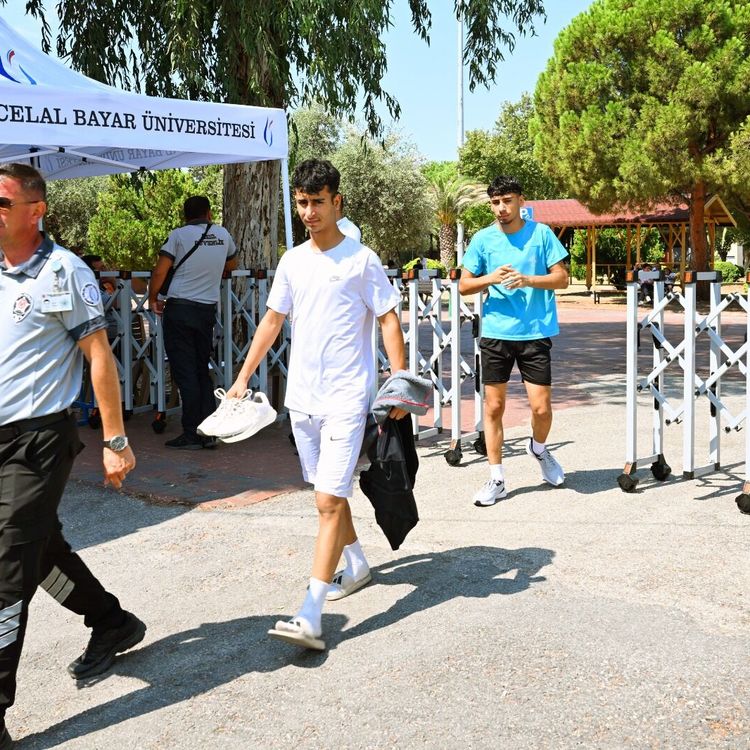 2026 YKS ÖZYES heyecanı Manisa Celal Bayar Üniversitesi’nde başladı