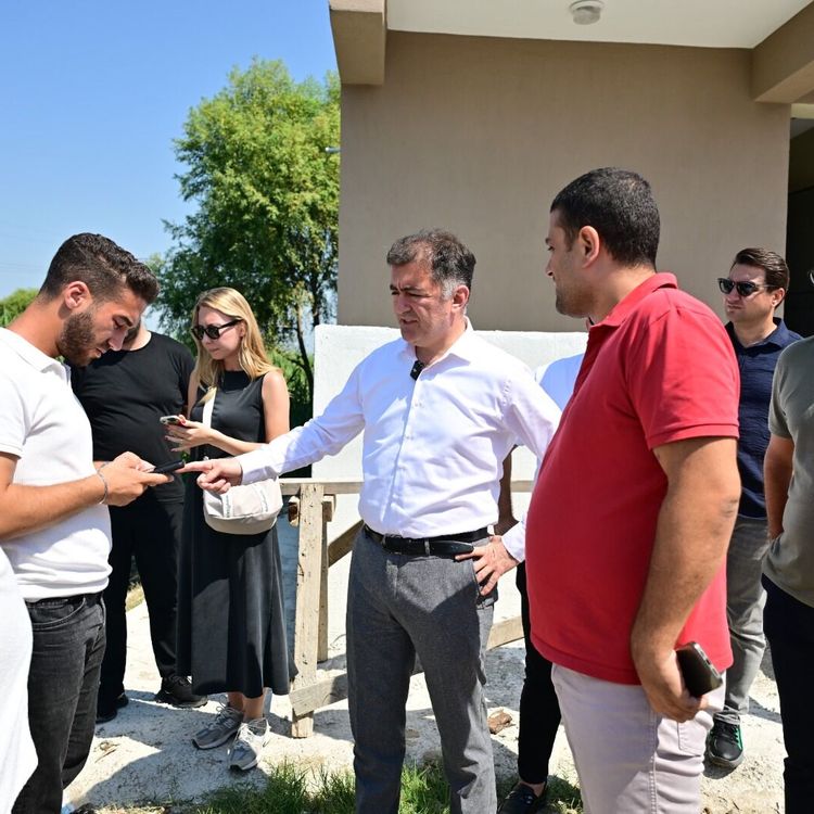 Büyükşehir Belediyesi mahallelilerin sorunlarını dinliyor