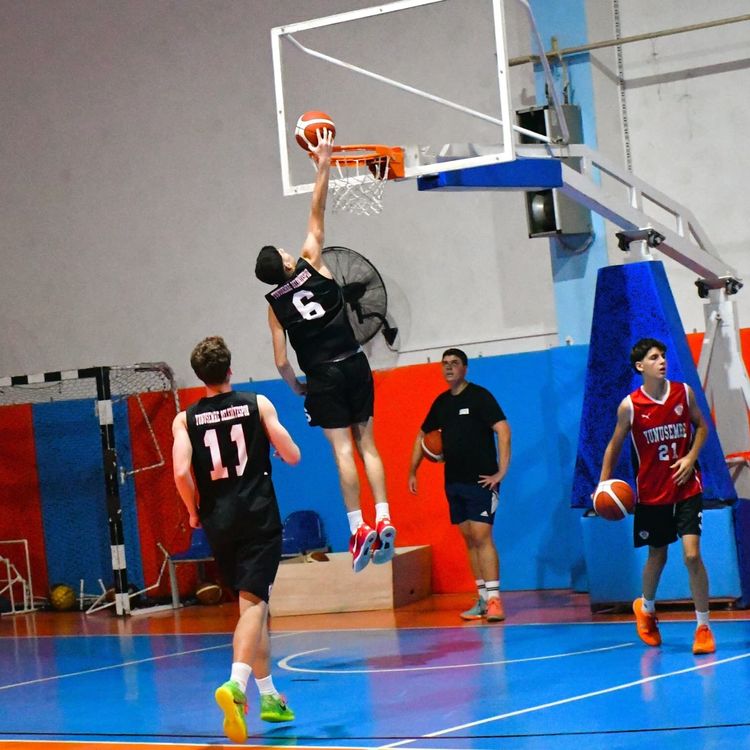 Yunusemre Belediyespor potada geleceğe yatırım yapıyor