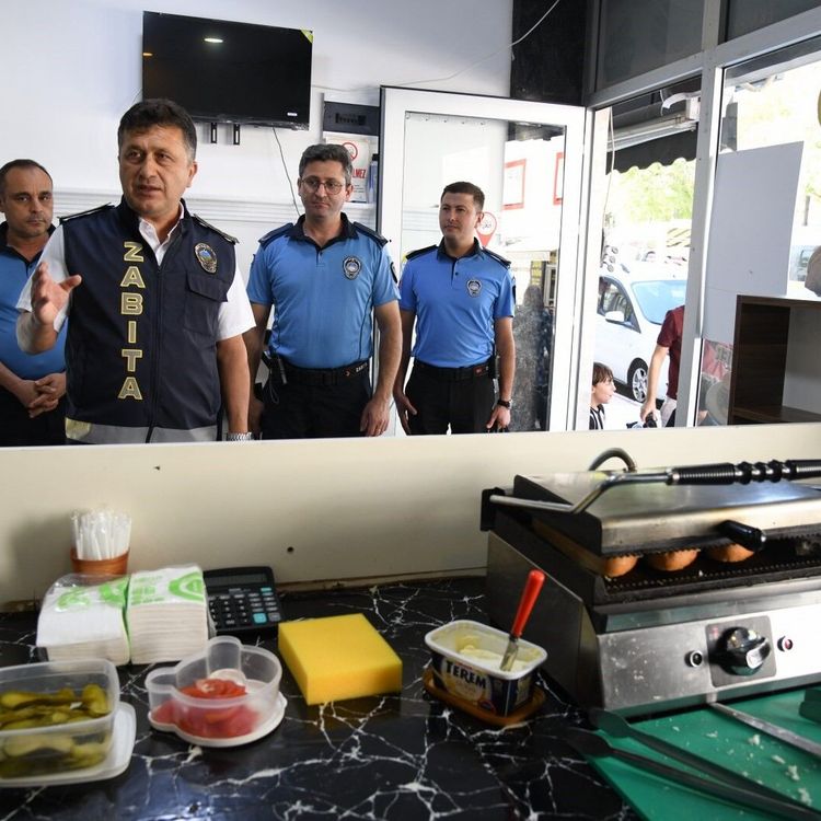 Yunusemre'de okul çevrelerinde zabıta denetimi