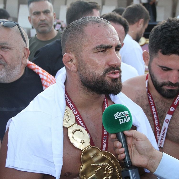 Kula Er Meydanı’nda Başpehlivan Feyzullah Aktürk