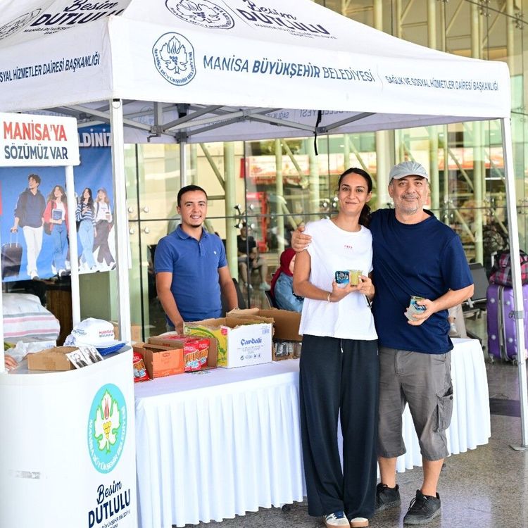 Manisa Büyükşehir Belediyesinden öğrencilere 'Hoş Geldin' karşılaması