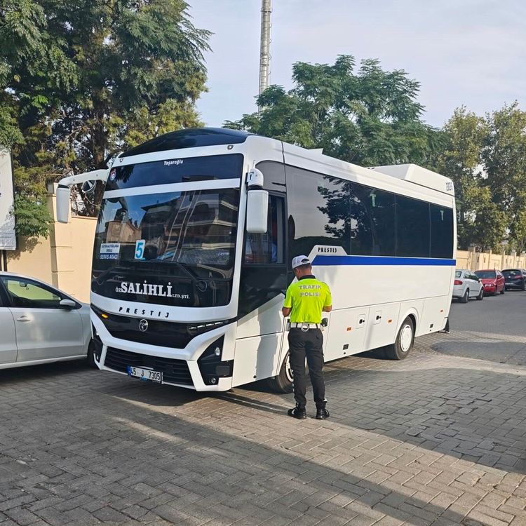 Salihli’de okul servislerine sıkı denetim