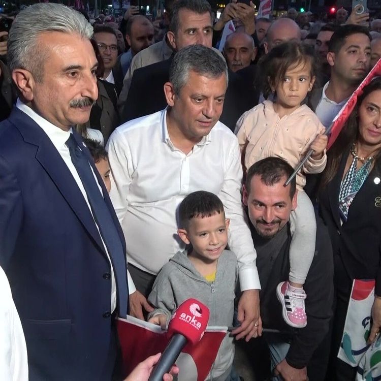 Özgür Özel: "Barış içinde kardeşçe yaşamayı vaat ediyoruz"