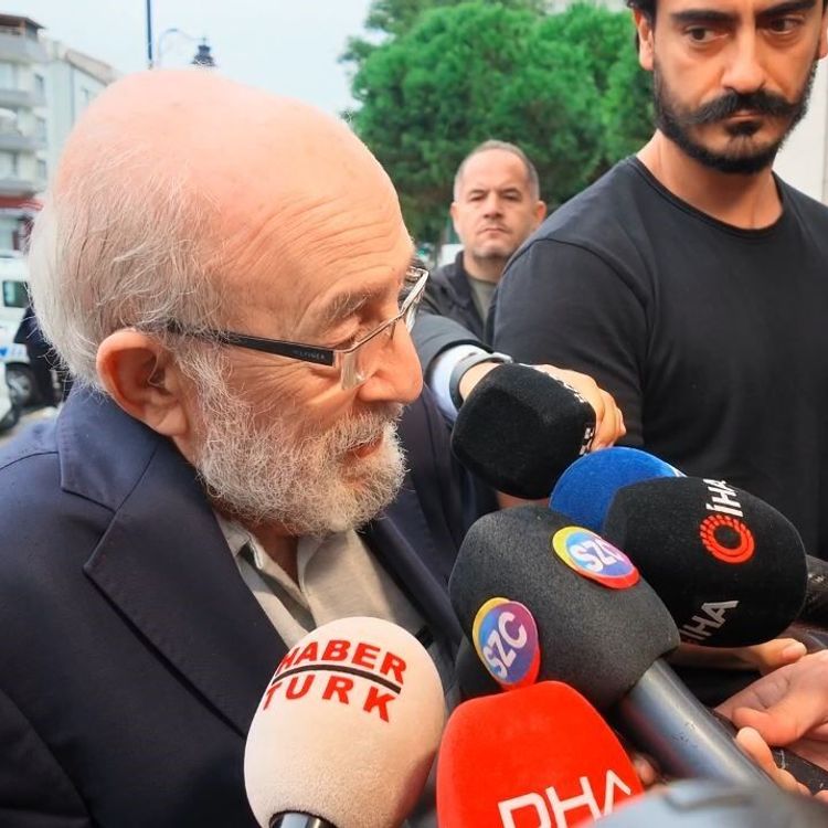 Sinema ve tiyatro oyuncusu Emin Olcay: "İnşallah bu işlerin sonucu ortaya çıkar. Yiğitlerimizin kanları yerde kalmaz"
