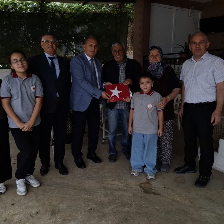 Sarıgöl'de şehit ailesine vefa ziyareti