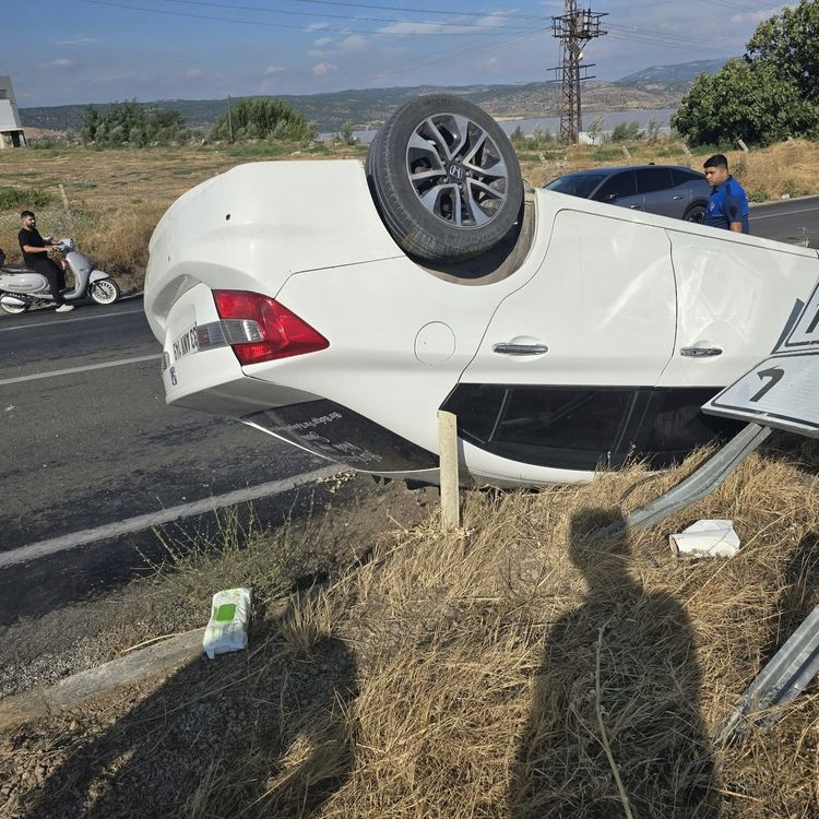 Manisa yolunda kontrolden çıkan otomobil takla attı; 1 yaralı