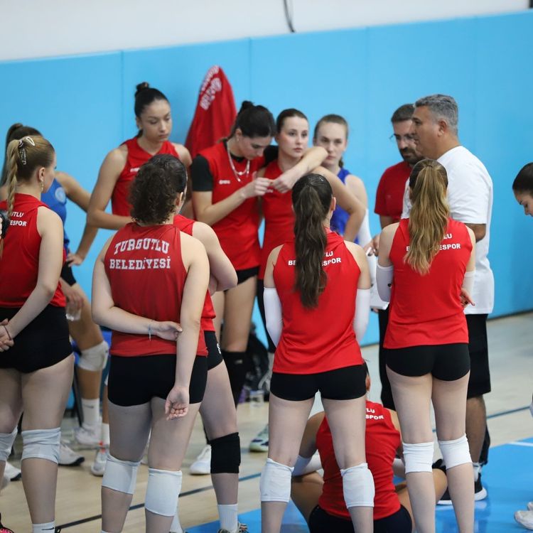 Turgutlu'da voleybol heyecanı başlıyor
