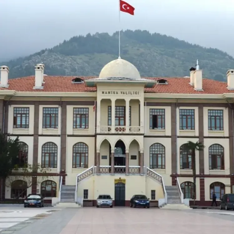 Manisa Valiliği'nden fırtına uyarısı