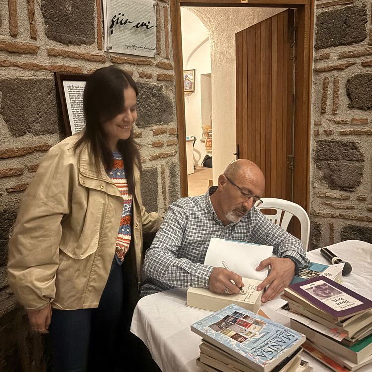 Kurşunlu Han'da edebi zirve