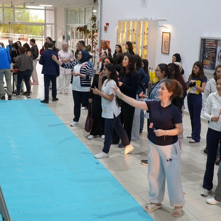 Manisa’daki GSB yurtlarında spor ve sanat etkinlikleri başladı