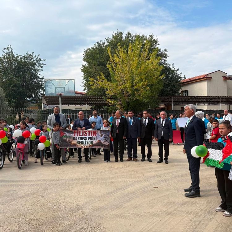 Sarıgöllü öğrencilerden Gazzeli çocuklar için anlamlı etkinlik