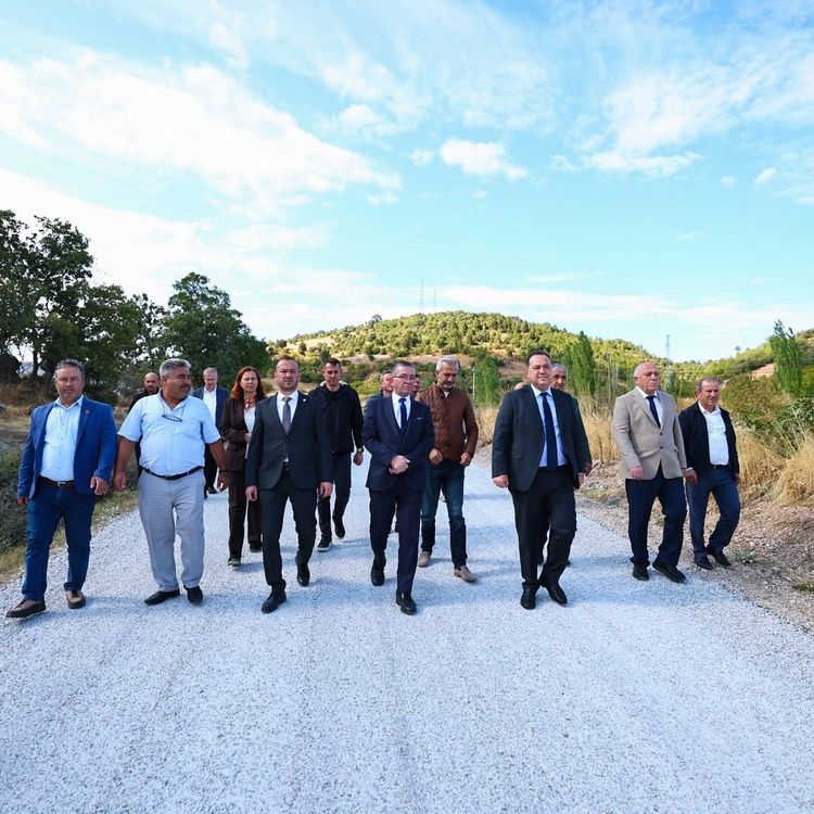 Başkan Dutlulu, Demirci’de 12 mahalleye ulaşım sağlayan yolu inceledi