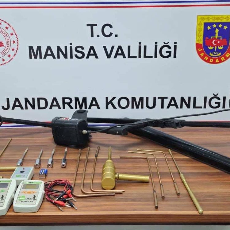 Manisa'da kaçak define avına suçüstü: 5 kişi yakalandı
