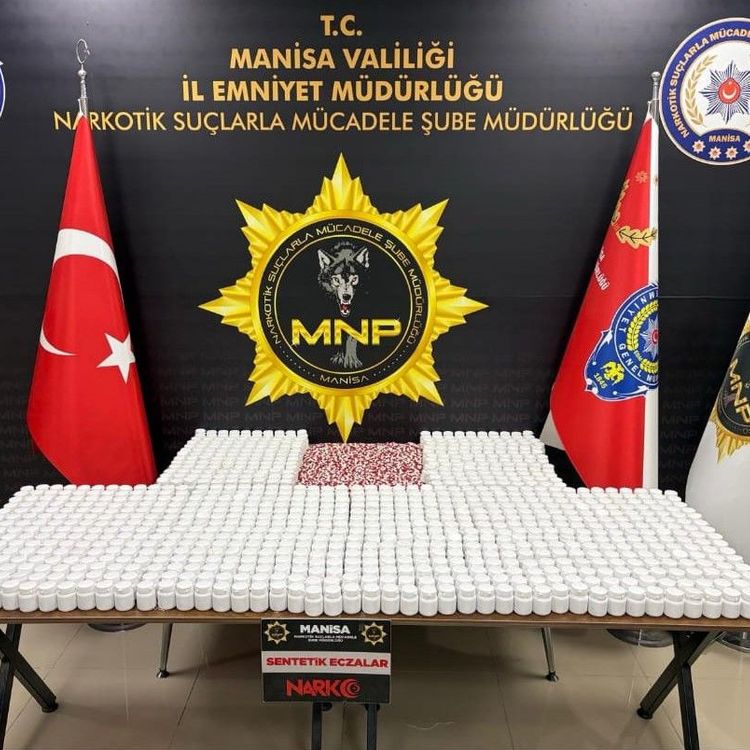 Manisa'da 57 bin *y*şt*r*c* hap ele geçirildi
