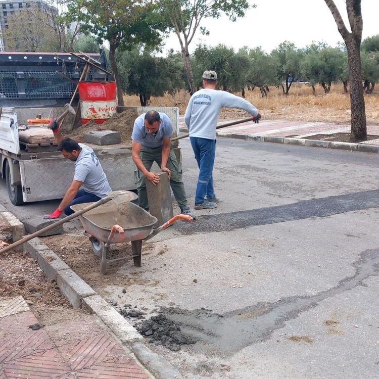 Altyapı çalışmaları sonrası tahrip olan yol ve kaldırımlar yenileniyor