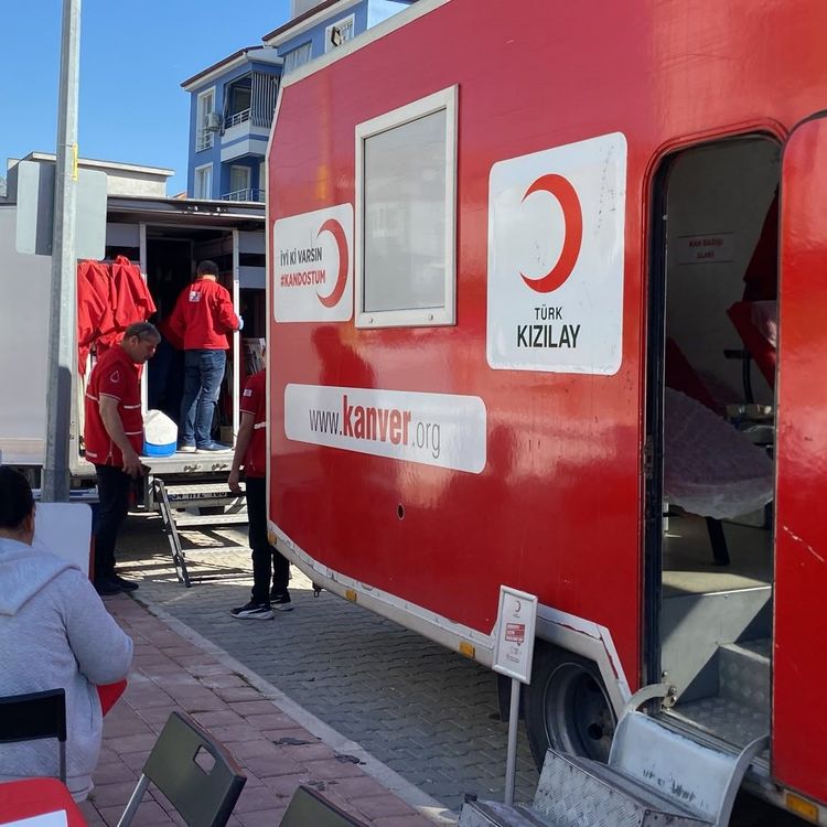 Öğrenciler ikna etti, Sarıgöl’de 26 ünite kan toplandı
