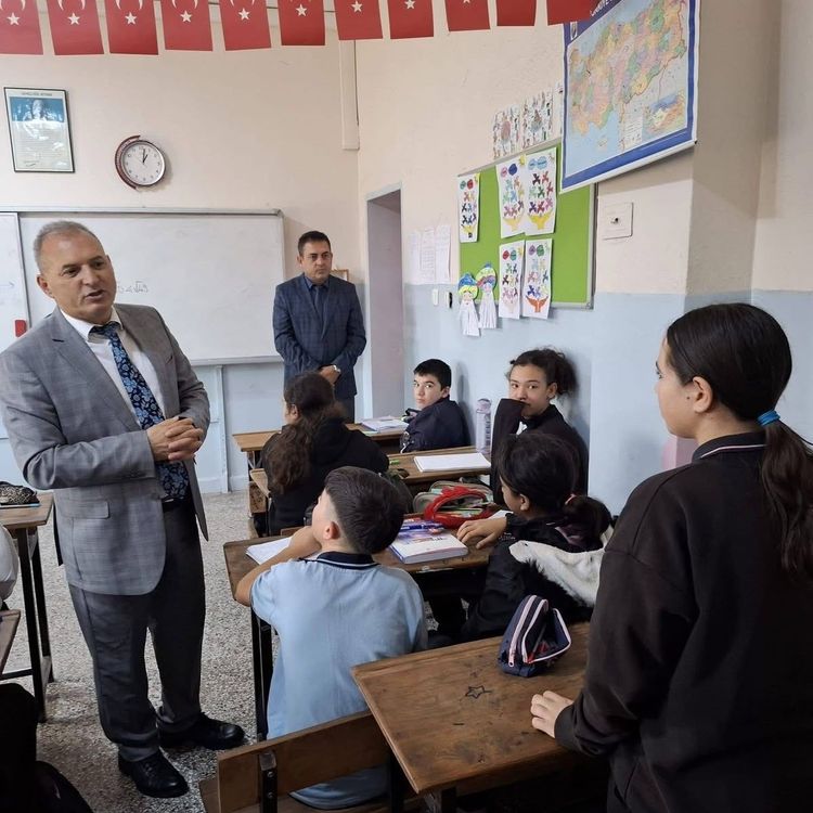 Sarıgöl’de eğitim gündemi: Demirtaş’tan okul ziyareti