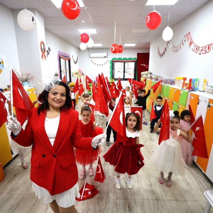 Yunusemre’de miniklerden Cumhuriyet coşkusu!