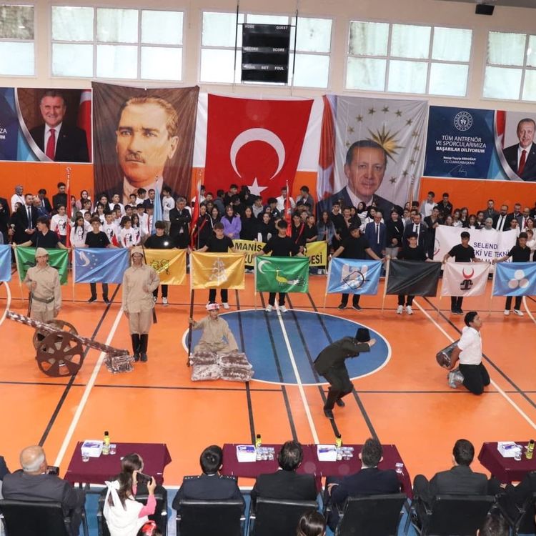 Selendi'de Cumhuriyet'in 103. yılı coşkuyla kutlandı