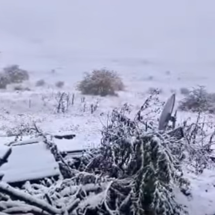 Demirci'nin yüksek kesimleri kara büründü