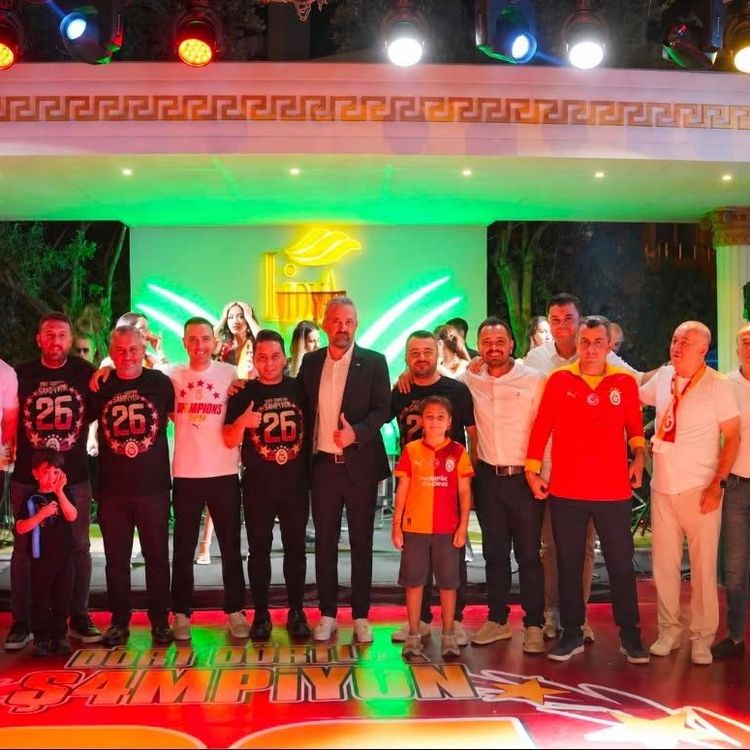 Salihli Galatasaray Taraftarları Derneğinden 16 öğrenciye burs