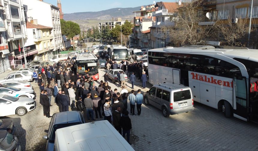 Demirci'den AK Parti Kongresine bin kişilik katılım