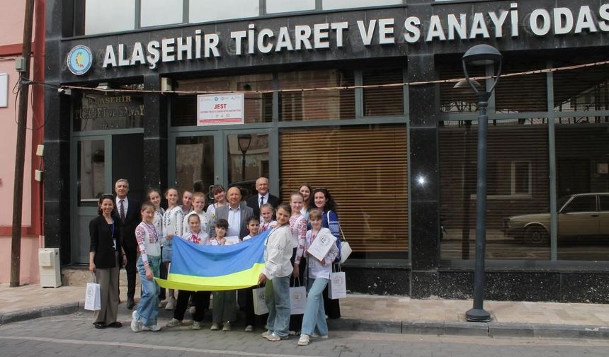 Ukraynalı öğrenciler Alaşehir'in konuğu oldu