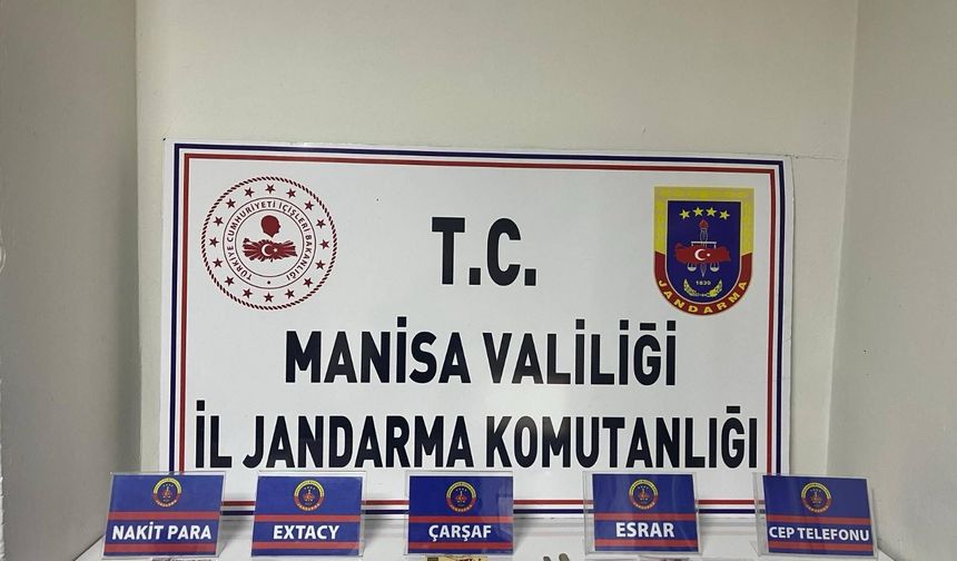 Manisa’da şüpheliden esrar ve hap çıktı