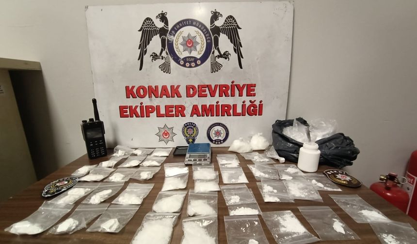 Motosikletli zehir tacirleri polisten kaçamadı