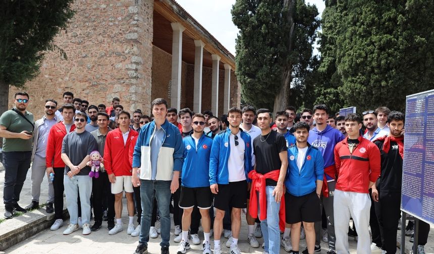 Genç voleybolcular Manisa’da buluştu