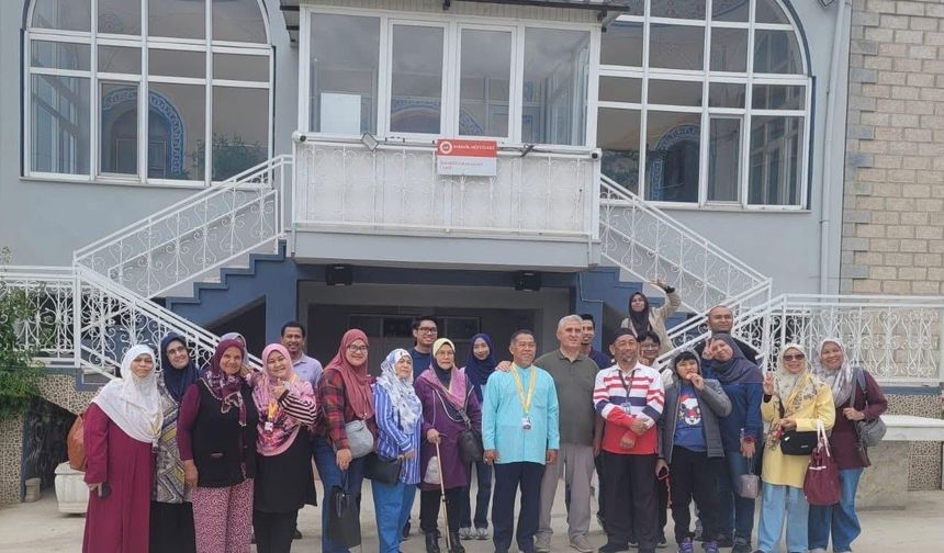 Malezyalı turistlerden Bereketli Camii'ne ikinci ziyaret